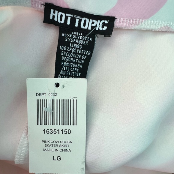 NWT Hot Topic Pink Cow Scuba Skater Mini Skirt w/Cow Drinking Strawberry Milk - Picture 5 of 5